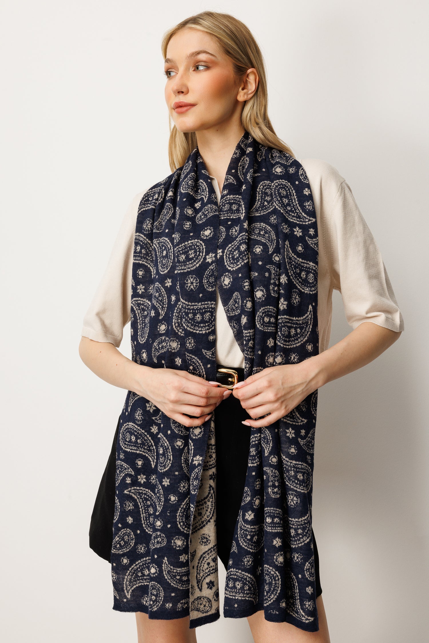 PATARA SCHOULERDOEK DONKERBLAUW-BEIGE