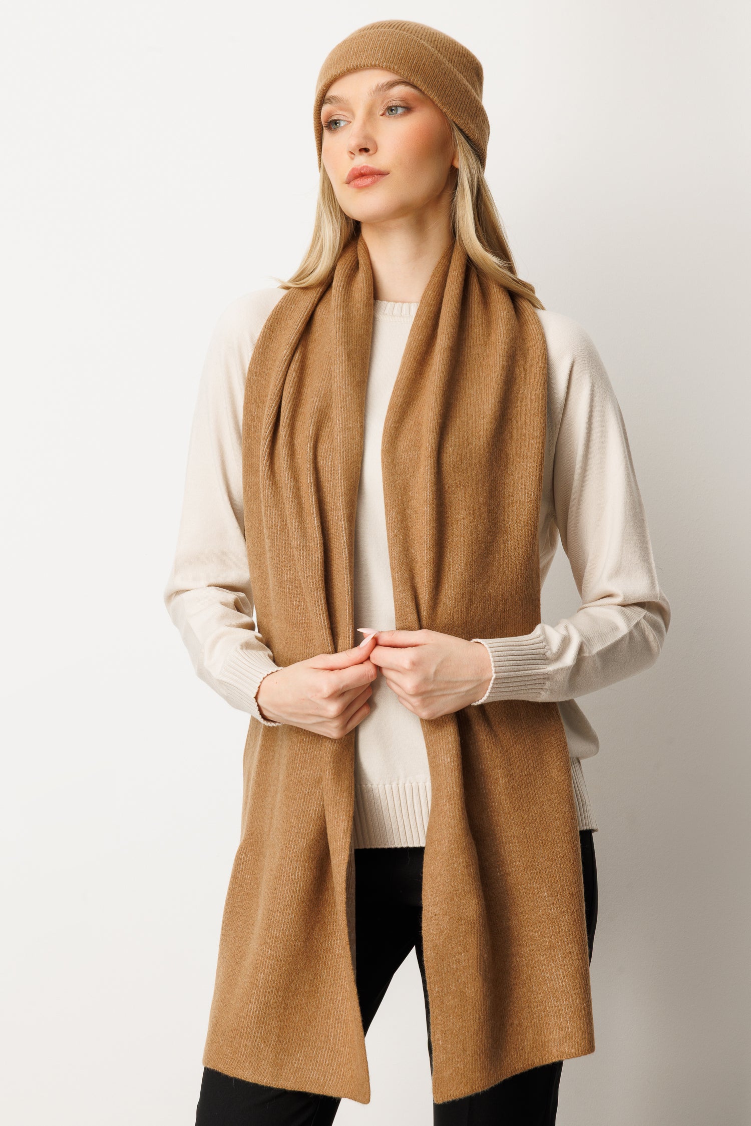 ARTEMIS WOOLEN HOED & SCHOLLENSET, KLEUR KAMEL-ECRU
