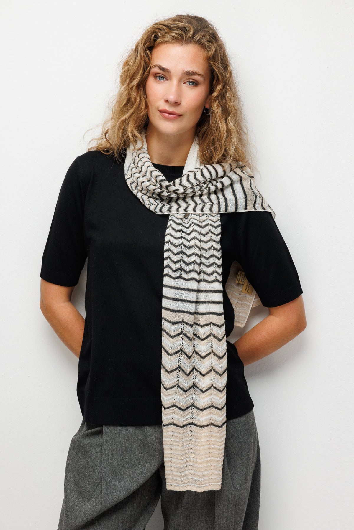 CYBELE SHAWL ECRU-BEIGE-BLACK