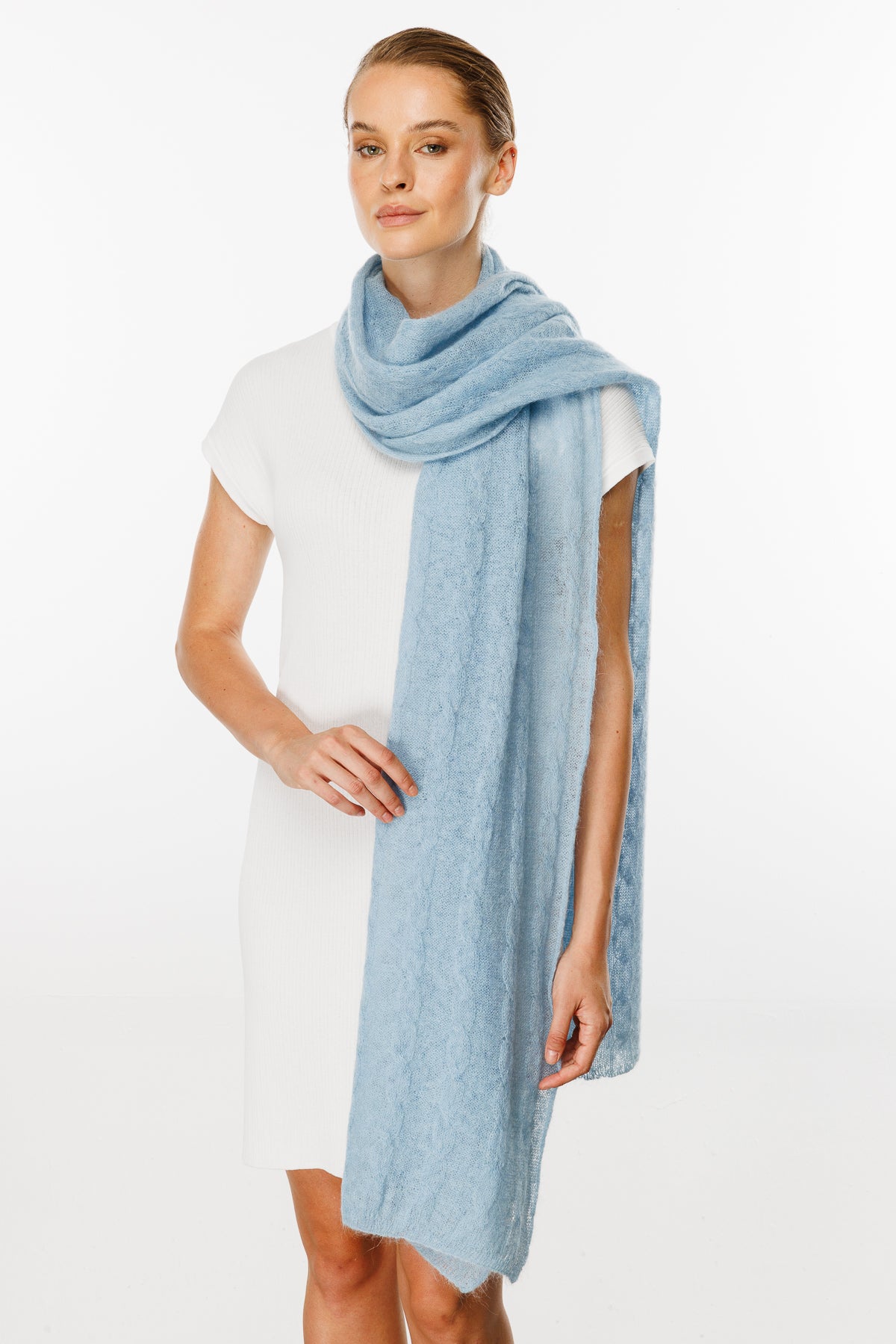 ARINNA SJAAL BLAUW-KABELBREID