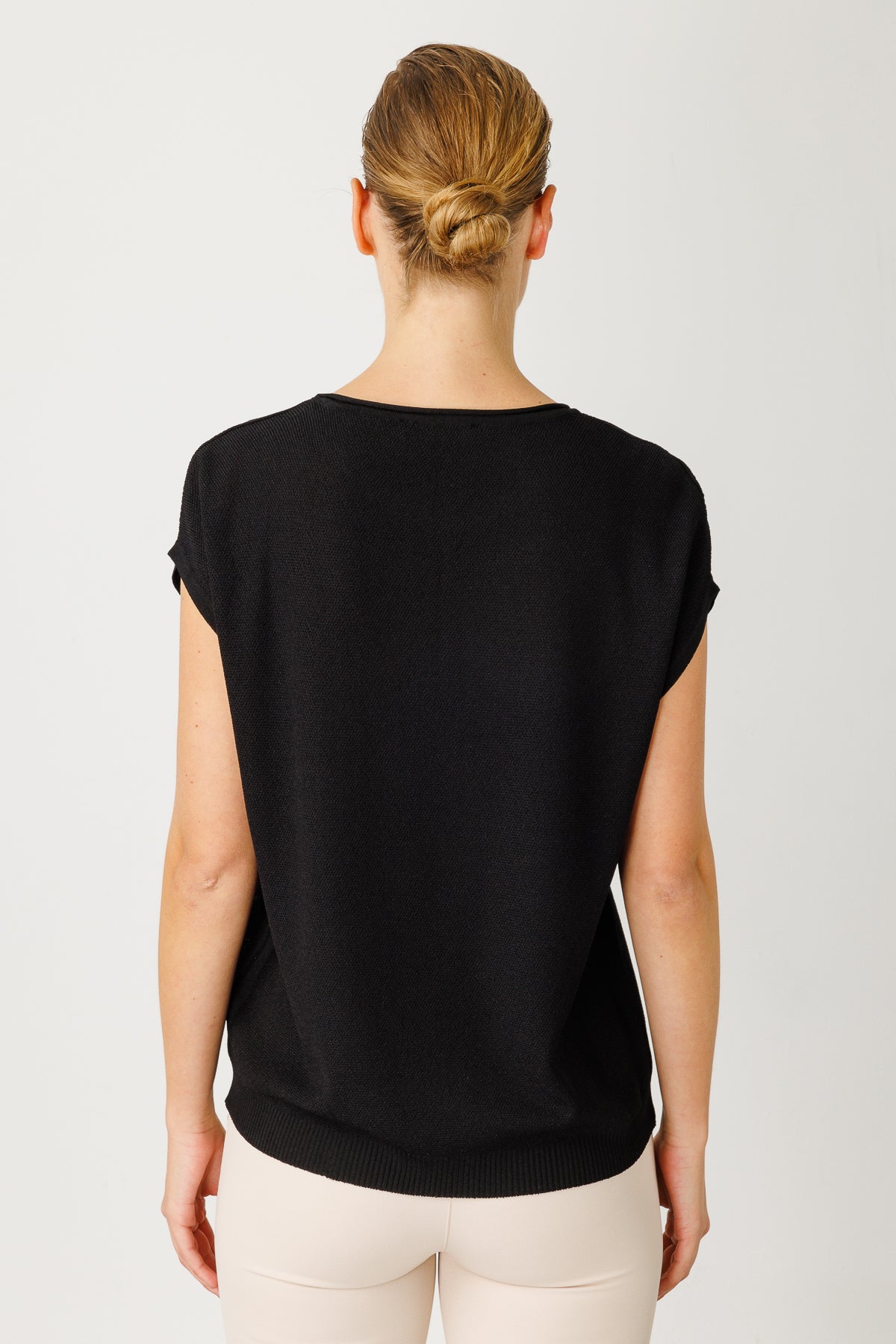 BASIC DIAMOND BLOUSE BLACK