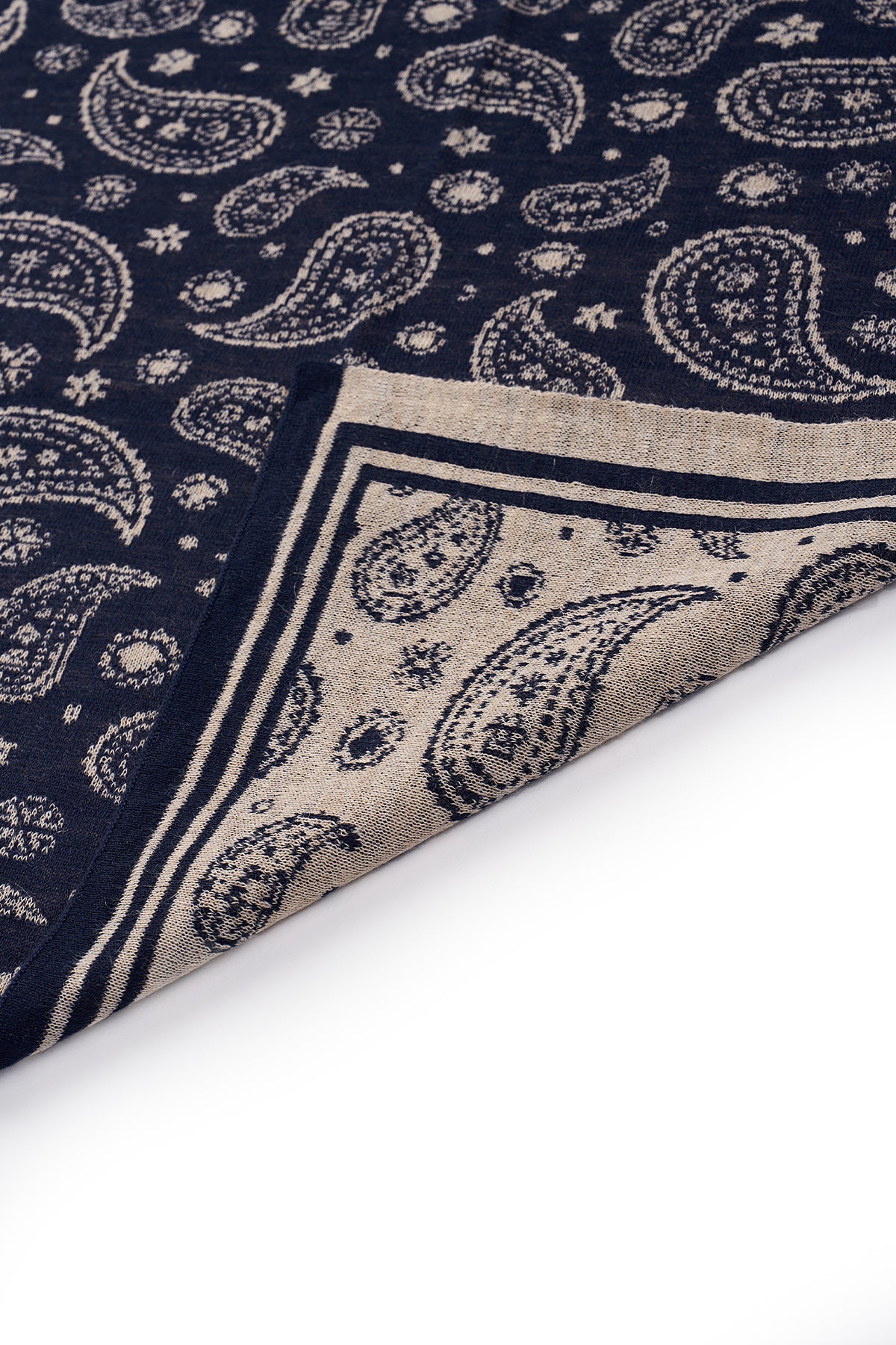 PATARA VIERKANTE FOULARD MARINEBLAUW-BEIGE