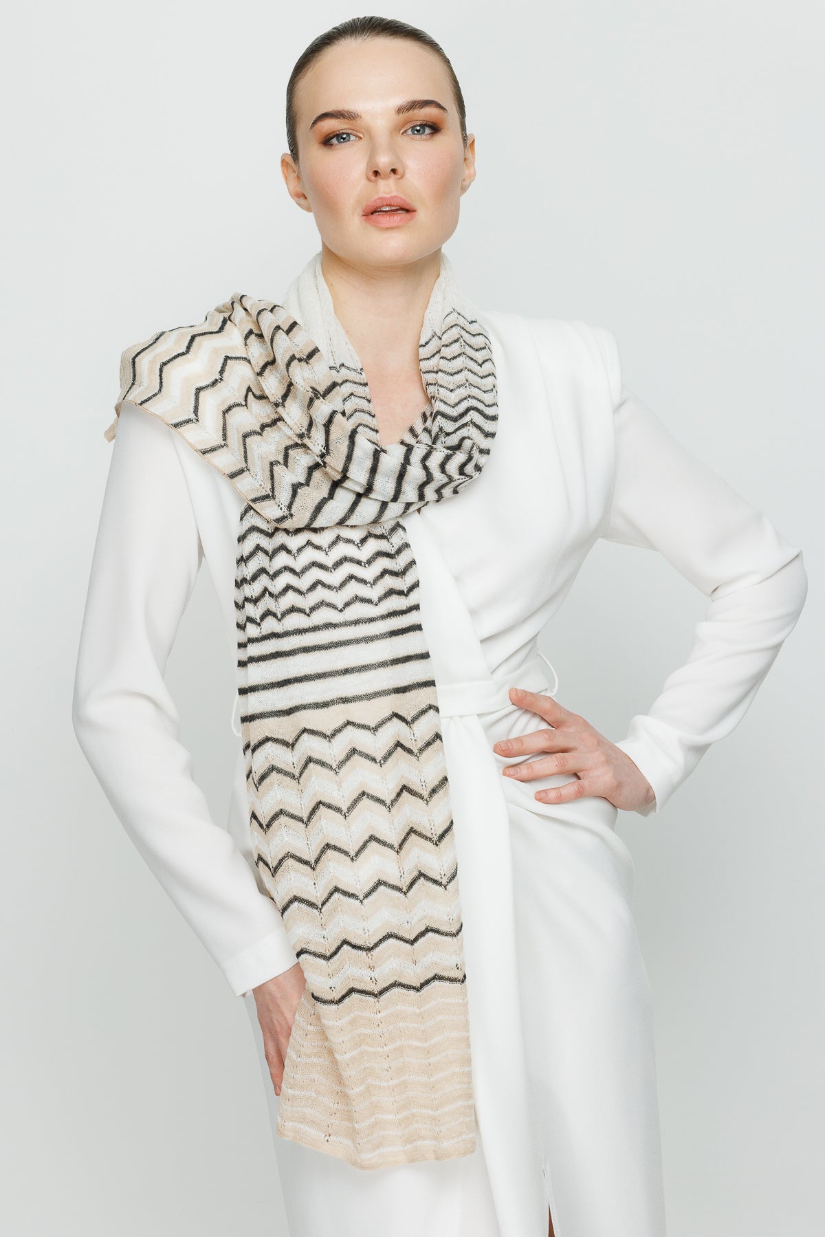 CYBELE SHAWL ECRU-BEIGE-BLACK