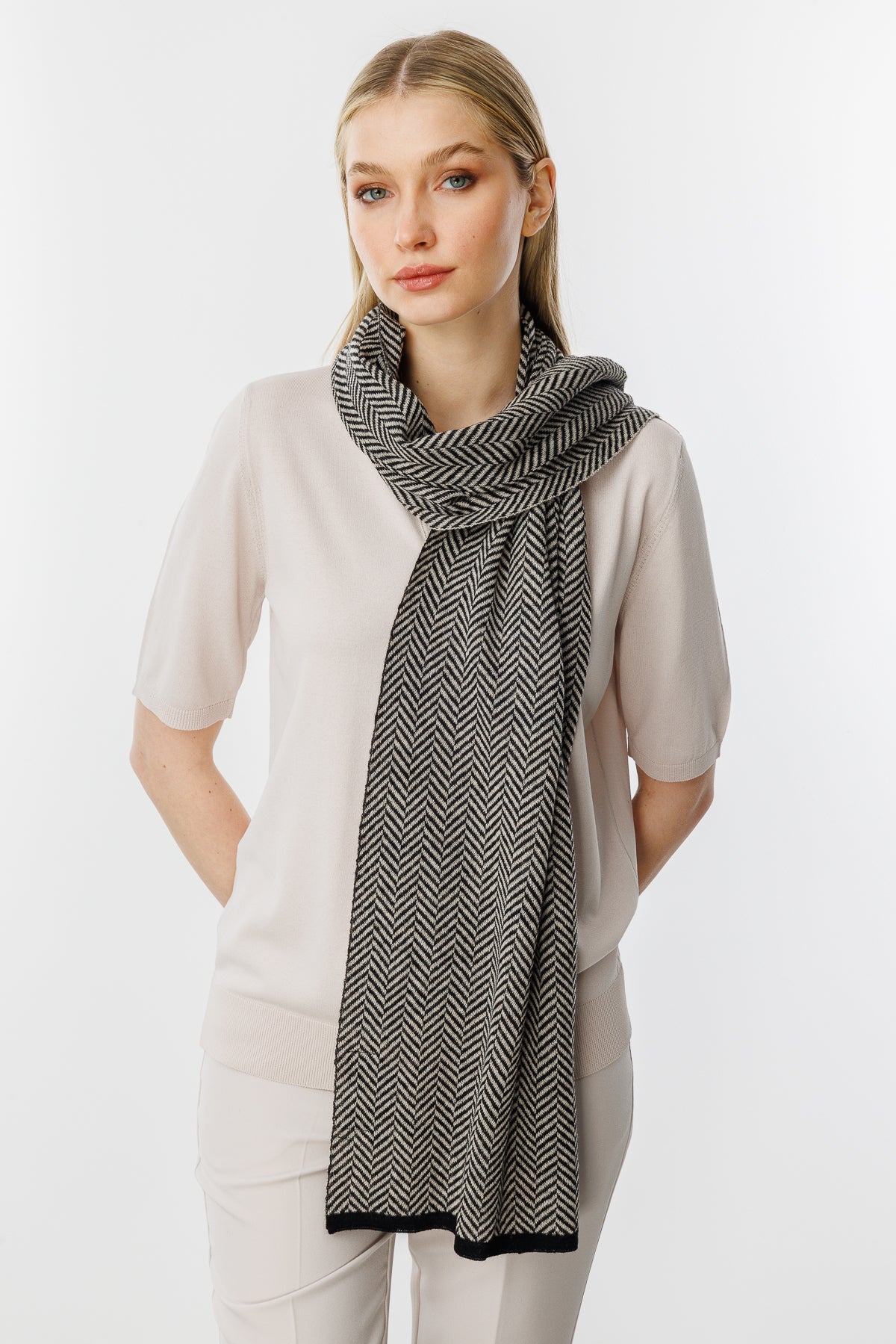 LYCIA SHAWL ZWART-BEIGE