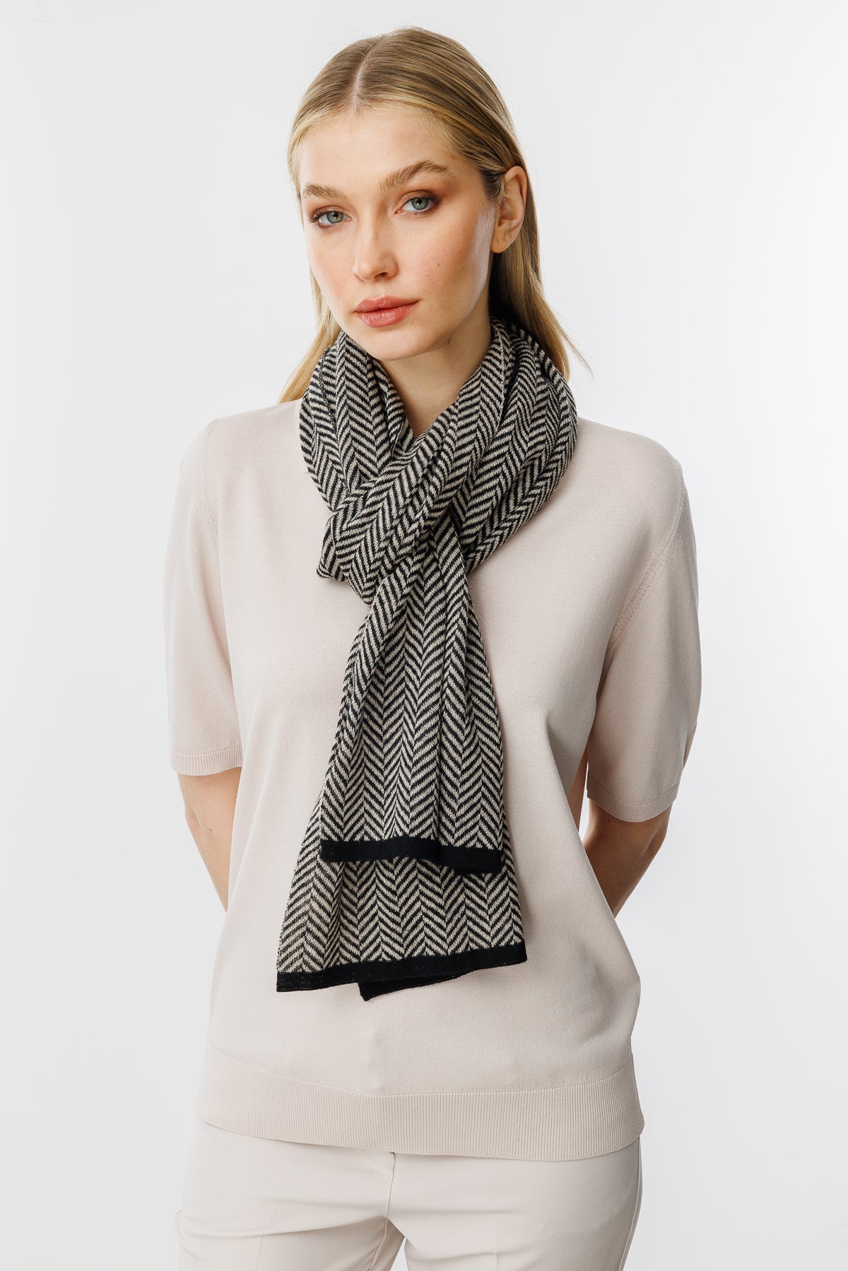 LYCIA SHAWL ZWART-BEIGE