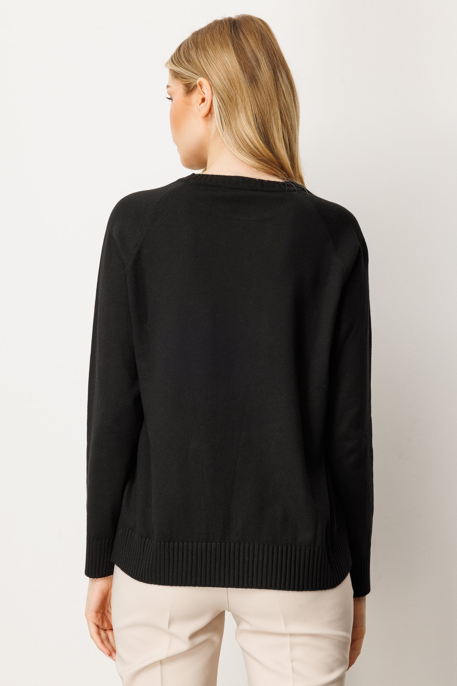 Long-Sleeve Crew Neck Knit Top - Black
