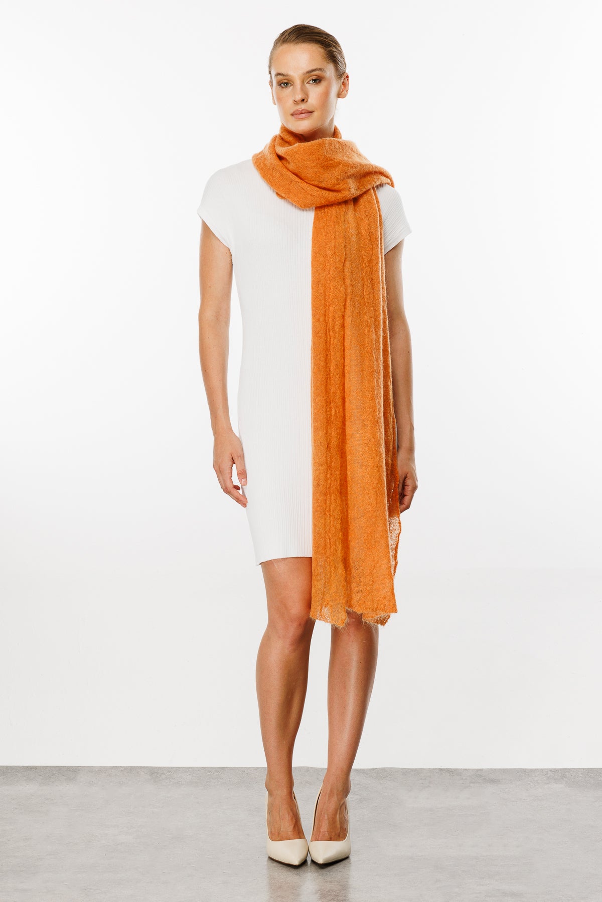 ARINNA SJAAL ORANJE-KABELBREID