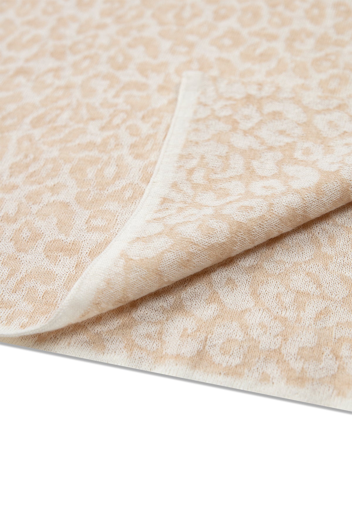 LUIPAARD SJAAL ECRU-BEIGE