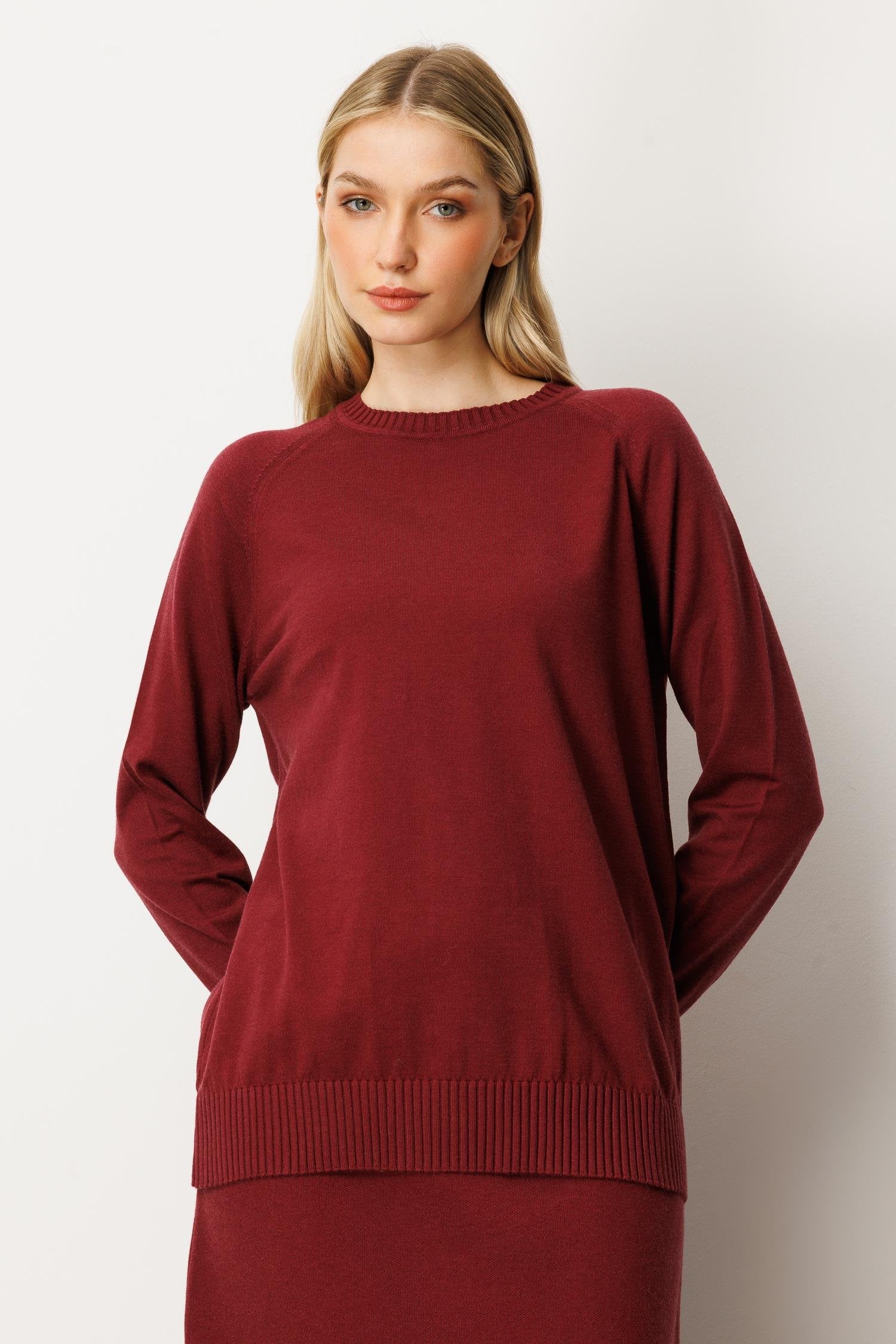 Long-Sleeve Crew Neck Knit Top - Burgundy
