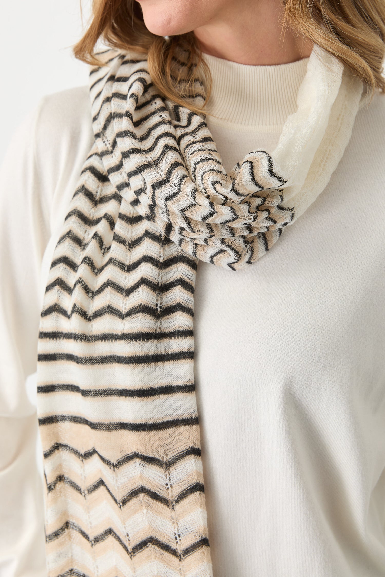 CYBELE SHAWL ECRU-BEIGE-BLACK