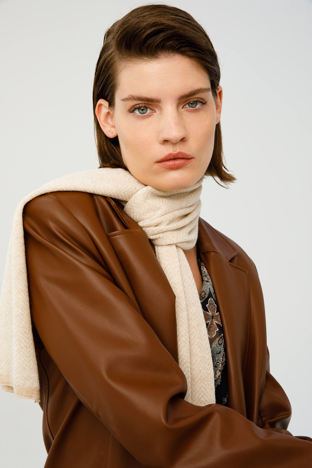 Lydia Sjaal Ecru Beige