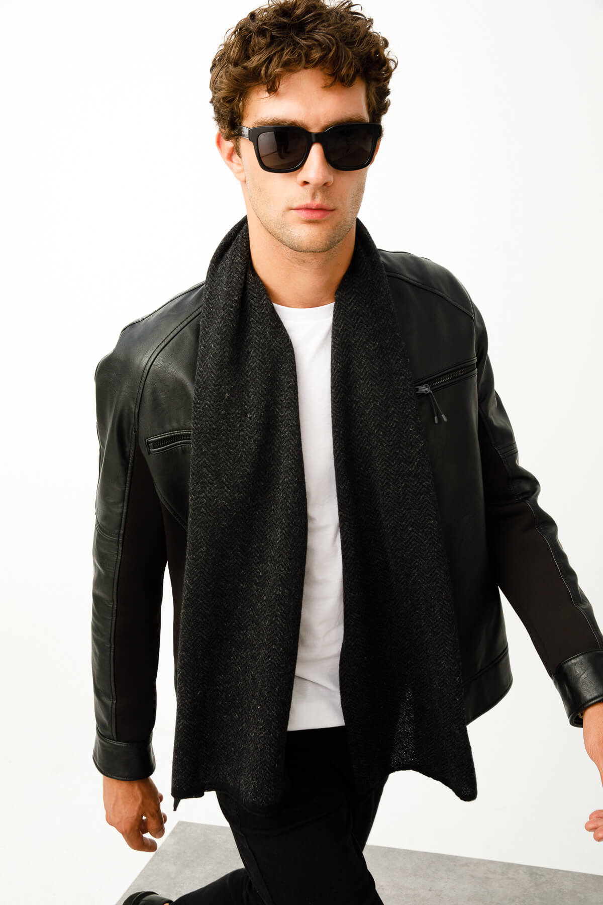MEN LYDIA SCARF BLACK
