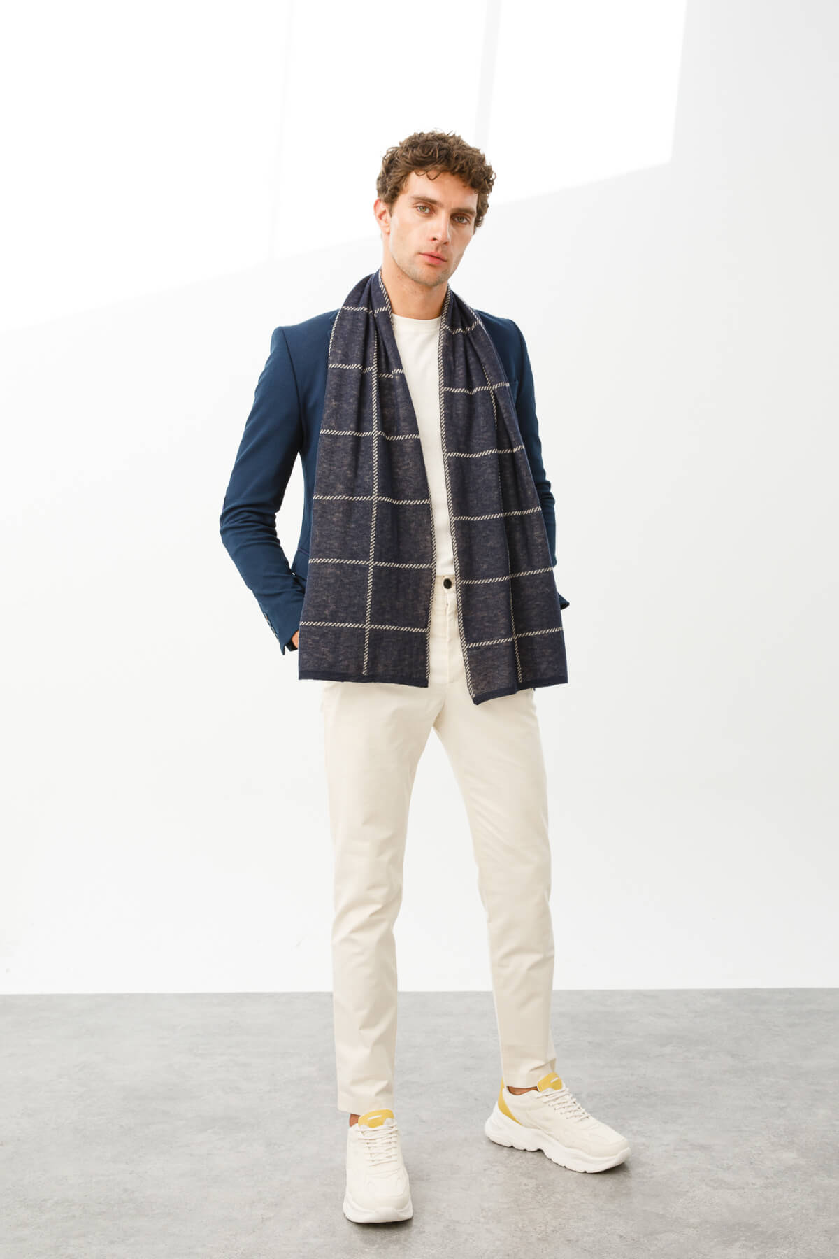 MEN ROMAN CHECK SCARF NAVY-ECRU