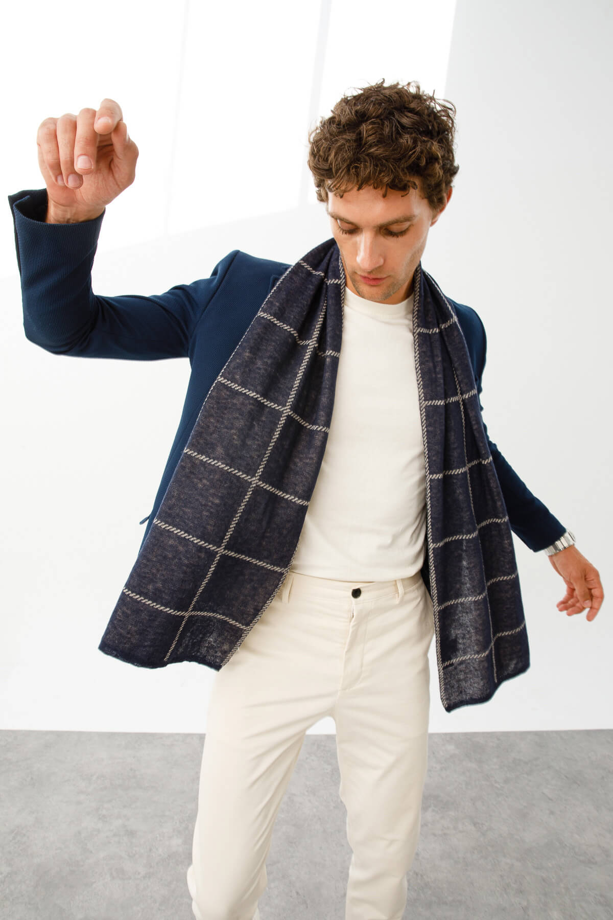 MEN ROMAN CHECK SCARF NAVY-ECRU