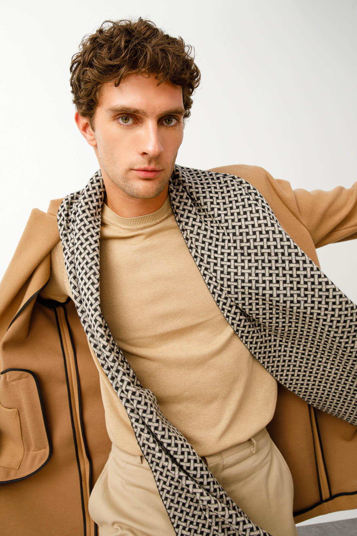 HEREN HITTITE SJAAL ZWART-BEIGE