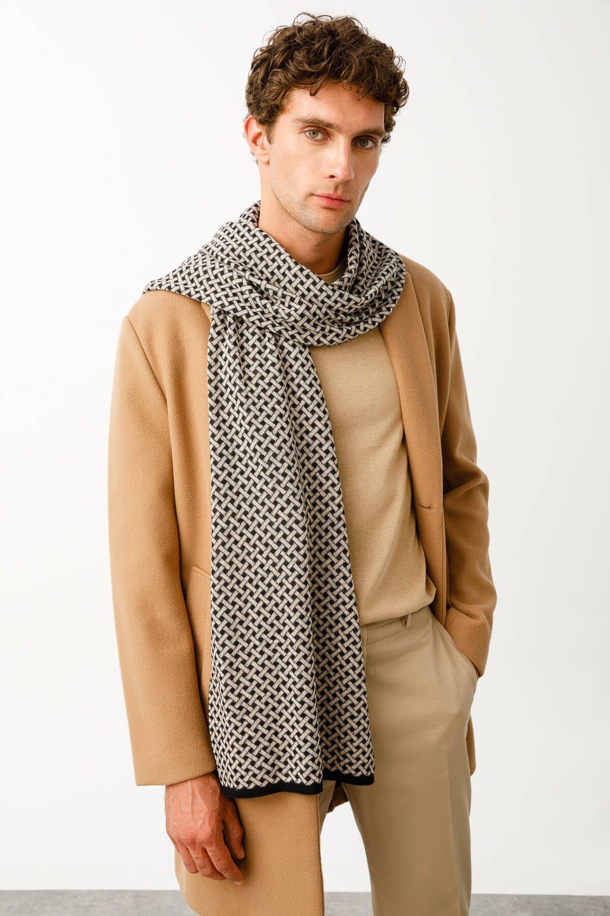 HEREN HITTITE SJAAL ZWART-BEIGE