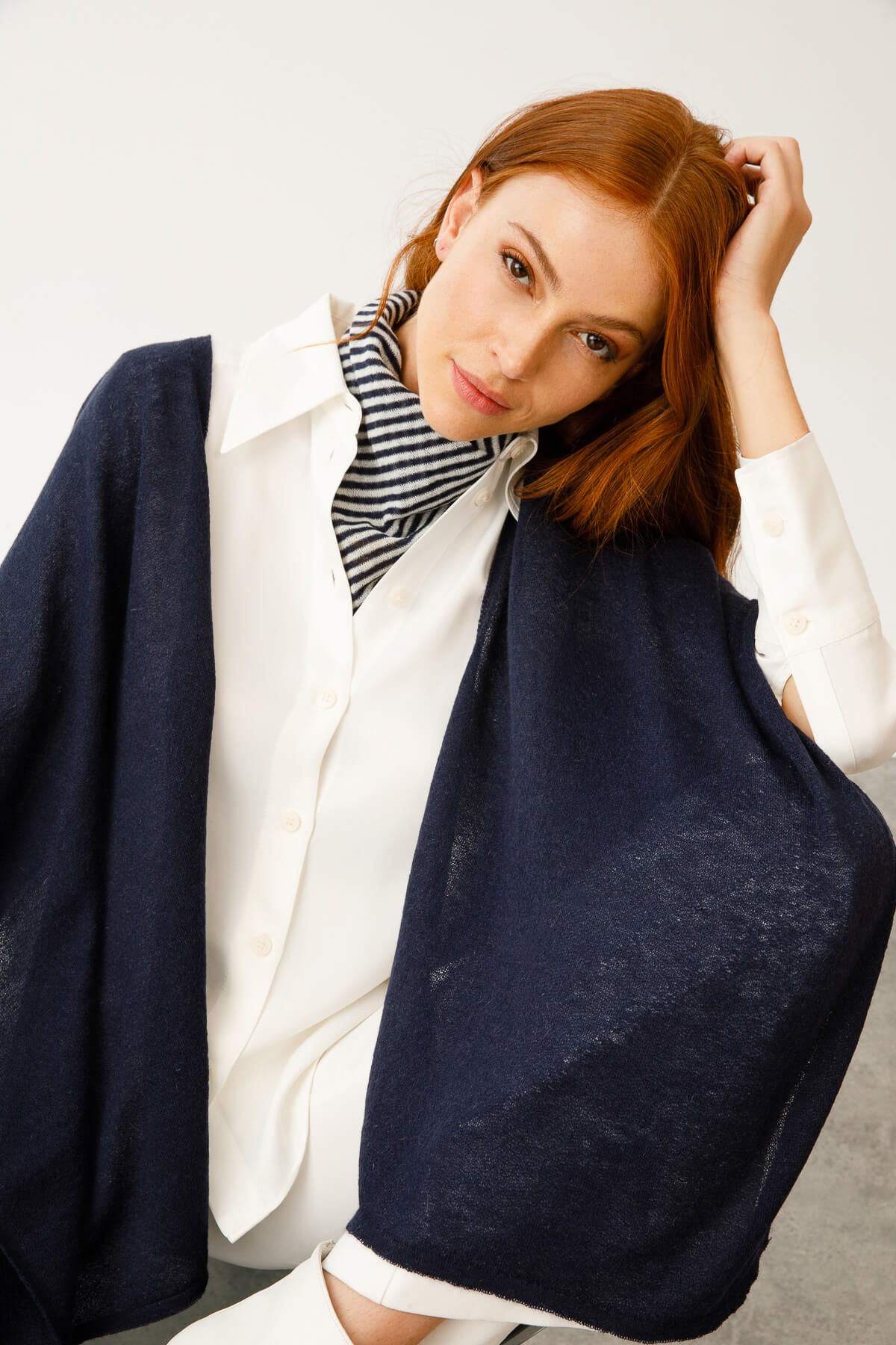 EPHESUS FOULARD MARINEBLAUW ECRU